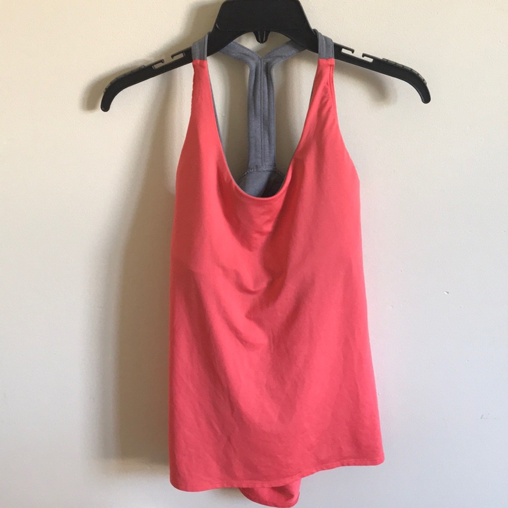 Gapfit workout tank with bra attached